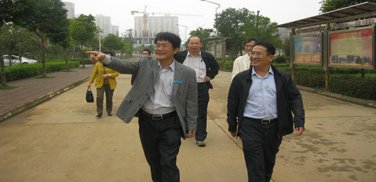 省教育厅考试局局长王贤在乐鱼(中国)调研